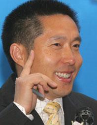 中央電視臺(tái)廣告經(jīng)濟(jì)信息中心主任、經(jīng)濟(jì)頻道總監(jiān)郭振璽