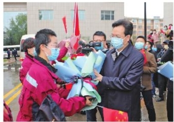 慶陽市第二、三批支援湖北醫(yī)療隊12名隊員凱旋