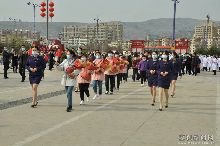 不辱使命 英雄凱旋！麥積區(qū)馳援武漢5名醫(yī)務(wù)人員回家了