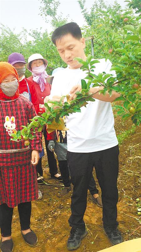 【走向我們的小康生活】白福民，為家鄉(xiāng)人搭起“致富橋”