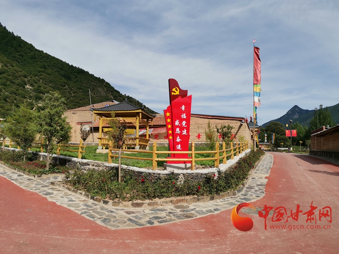 【蘭大新聞學(xué)子重走西北角】甘南迭部：村民吃上“文化飯”，搭上“旅游車”