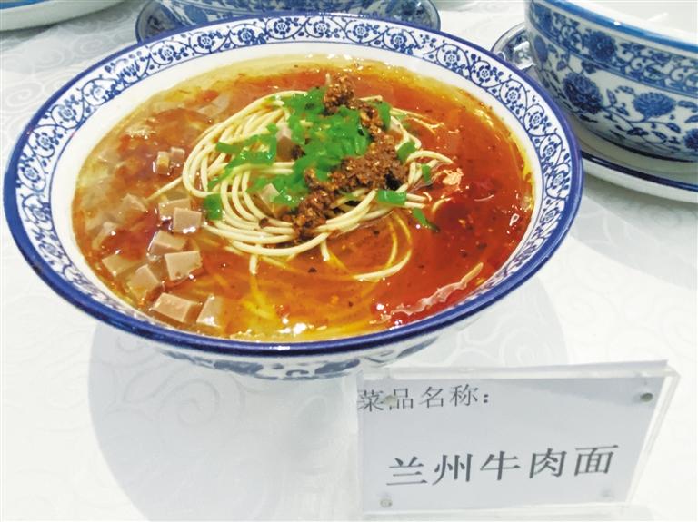 品香茗吃美食 還能K歌跳舞 “環(huán)西部火車(chē)游”專(zhuān)列爽得很！