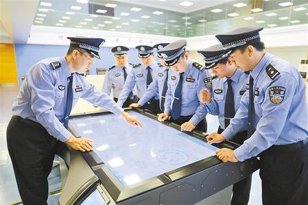 致敬！人民警察