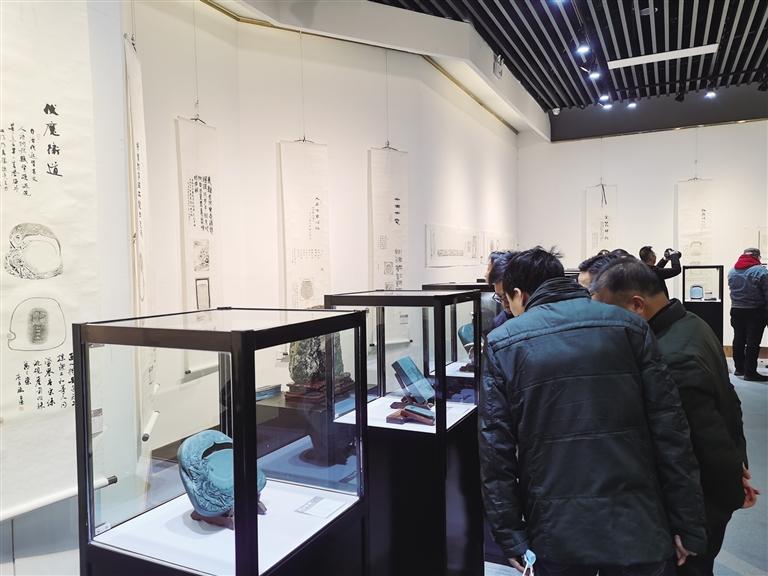 “非遺精品洮硯傳拓題跋藝術(shù)展”開(kāi)展 洮硯雕刻、傳拓、拓片題跋集中亮相甘肅藝術(shù)館