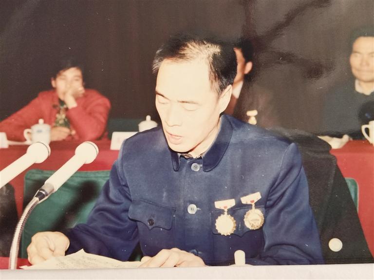 尋訪百名先鋒黨員  他用13年的時間完成28年的工作量——記“刀具大王”、全國勞模、蘭州通用機(jī)器廠工人技師蘆聚才