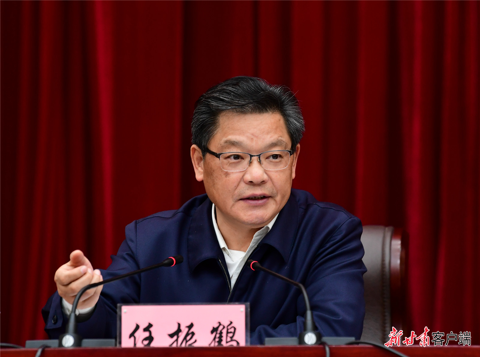 任振鶴在全省新型城鎮(zhèn)化工作推進(jìn)會(huì)議上強(qiáng)調(diào)：凝心聚力抓落實(shí)、蹄疾步穩(wěn)向前進(jìn)，奮力推進(jìn)新型城鎮(zhèn)化建設(shè)再上新臺(tái)階
