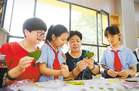 蘭州新區(qū)推進(jìn)“雙減”政策落地非寄宿制中小學(xué)不得在校內(nèi)設(shè)置食品小賣部、超市
