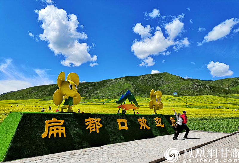 河西走廊張掖扁都口，古絲綢之路要道。王振武 攝