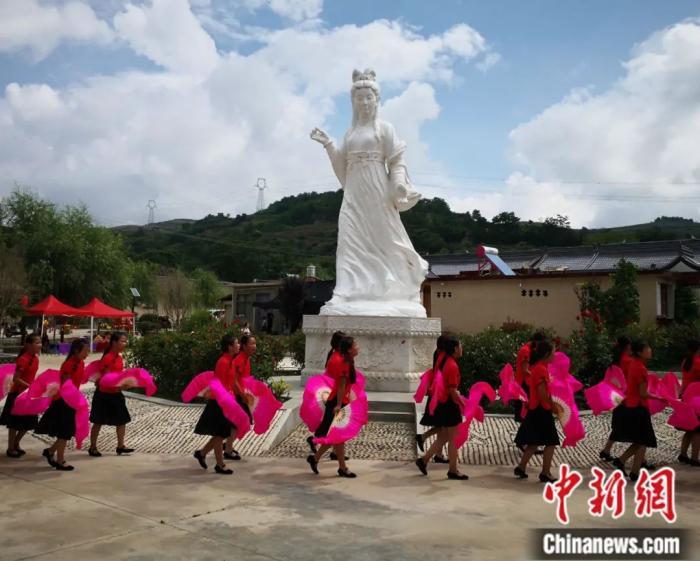 甘肅省西和縣乞巧節(jié)活動。殷春永 攝